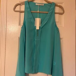 NWT Trina Turk sleeveless V-neck top, size XS
